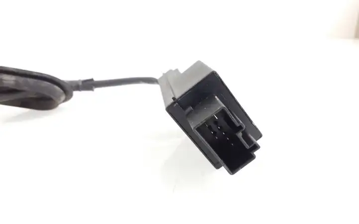 Skoda Octavia Mk2 (1Z) (2004 - 2013)  1K0906093F Реле насоса горючего