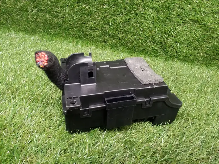 Opel Mokka (2012 - 2016)  121092612 Ящик предохранителей (комплект)