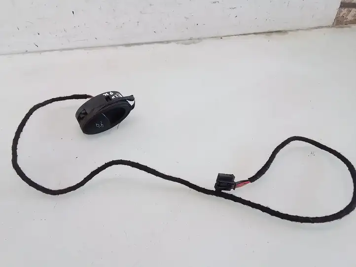 Mercedes-Benz E W211 (2002 - 2009)  A2118205510 Включатель закрытия задней крышки