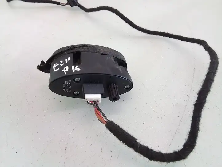 Mercedes-Benz E W211 (2002 - 2009)  A2118205510 Включатель закрытия задней крышки