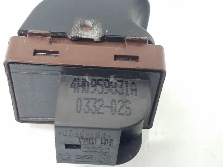 Audi A6 (2011 - 2014)  4H0959831A Включатель закрытия задней крышки