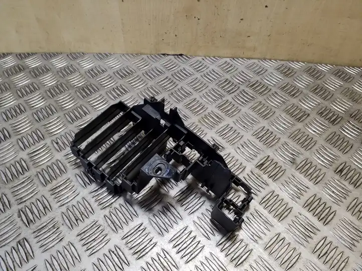 Audi S5 8T (2011 - 2016) 8K0971845A Блок монтирования реле — фото 2