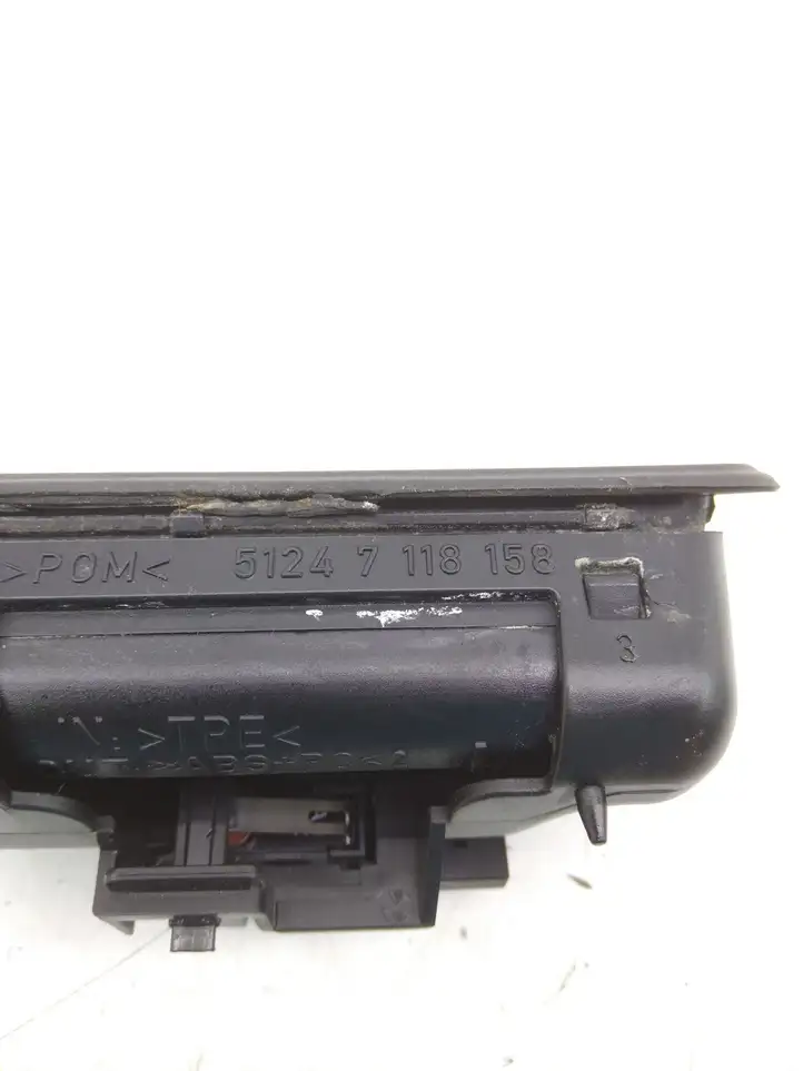 BMW 3 E90 E91 (2005 - 2012)  51247118158 Включатель закрытия задней крышки