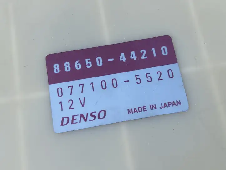 Toyota Avensis Verso (2001 - 2004) 8865044210 Прочие блоки управления — фото 2