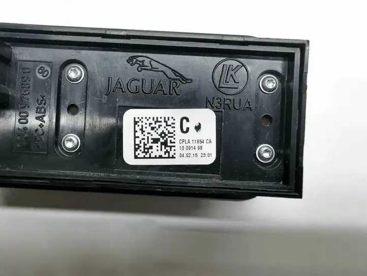 Land Rover Range Rover L405 (2012 - 2017) CPLA11654CA Кнопка закрытия крышки багажника — фото 2