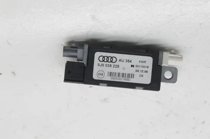 Audi TT TTS Mk2 (2006 - 2010) 8J8035225 Усилитель антенны — фото 1