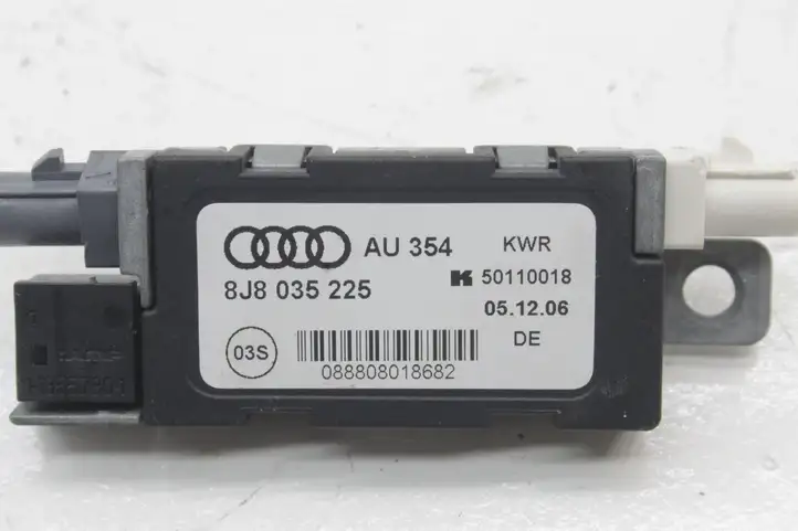 Audi TT TTS Mk2 (2006 - 2010) 8J8035225 Усилитель антенны — фото 2