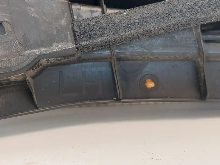 Mazda 5 (2005 - 2010) CC29507S1 Жабо стеклоочистителей — фото 2
