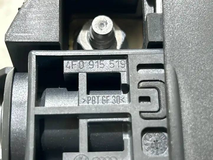 Audi A4 S4 B8 8K (2011 - 2015) 4F0915519 Плюсовой провод аккумулятора — фото 3