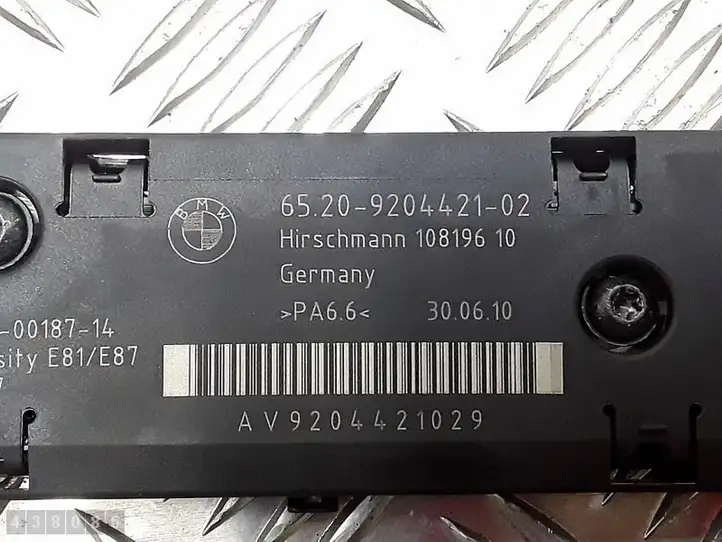 BMW 1 E81 E87 (2004 - 2011) 6520920442102 Усилитель антенны — фото 6