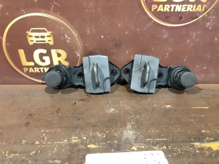 Mercedes-Benz E W211 (2002 - 2009)  A2118800360 Замок капота