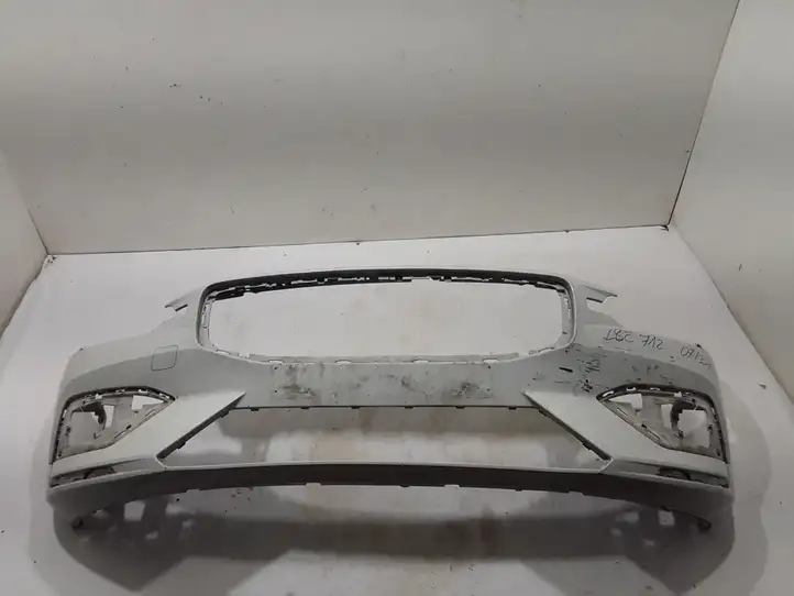 Volvo V60 (2018 - )  31455621 Передний бампер