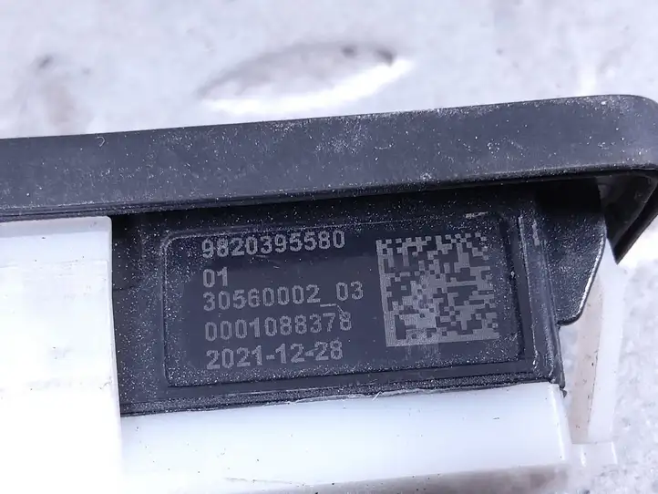 Citroen C4 (2016 - ) 9820395580 Кнопка закрытия крышки багажника — фото 2