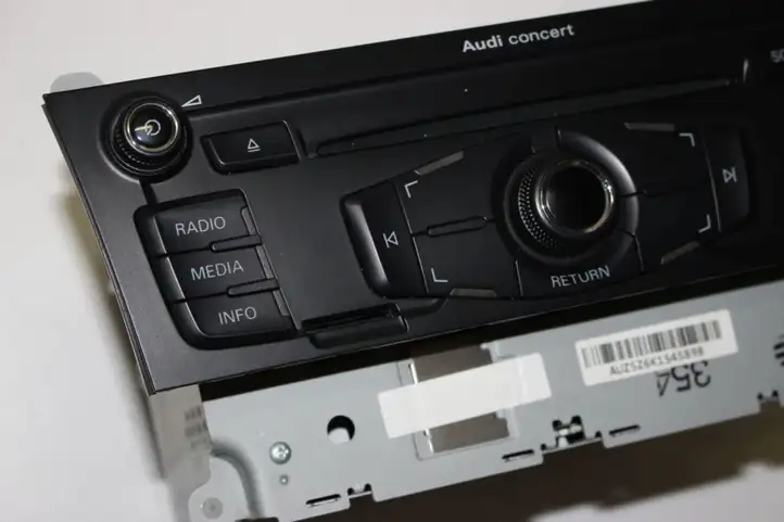Audi A5 8T 8F (2007 - 2011) 8T1035186P Магнитола / мультимедийная система — фото 4