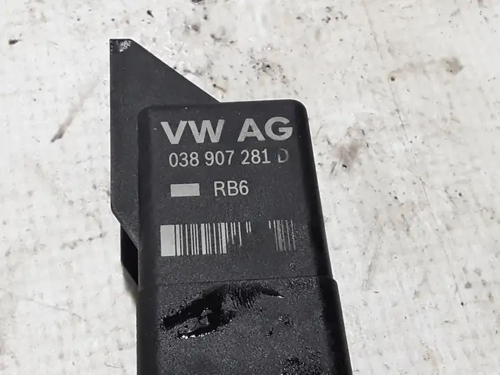 Audi A6 S6 C8 4K (2018 - ) 038907281D Реле накала свечей — фото 2