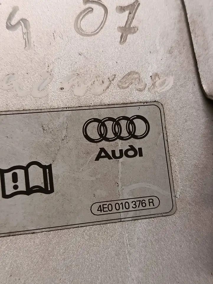 Audi A4 S4 B7 8E 8H (2004 - 2009) 4E0010376R Крышка топливного бака — фото 3