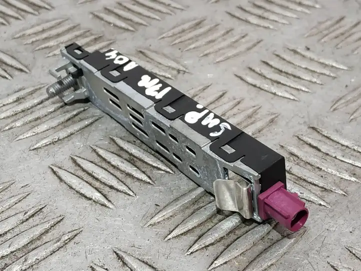 Skoda Superb B8 (3V) (2015 - 2023)  3V5035577A Усилитель антенны