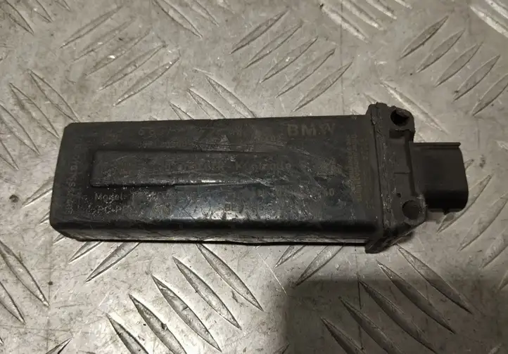 BMW 7 F01 F02 F03 F04 (2008 - 2016)  6857938 Датчик давления покрышек