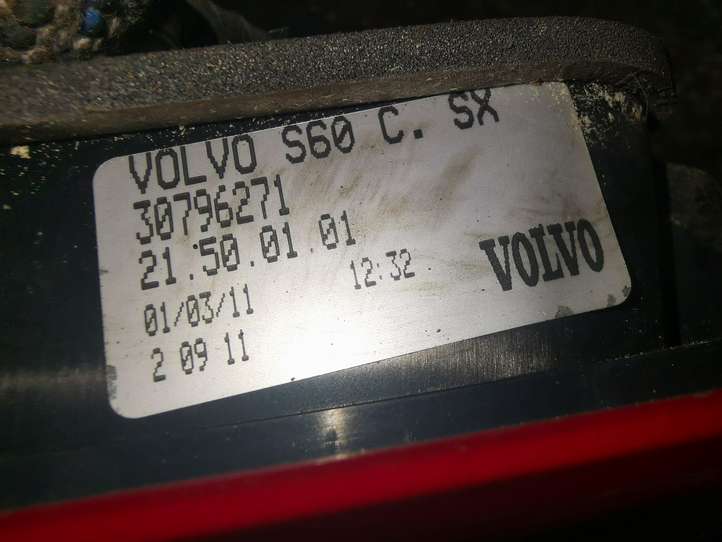 Volvo S60 (2010 - 2013)  30796271 Задний фонарь в крышке багажника