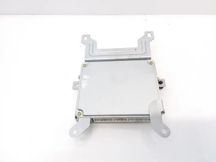 Mazda Premacy (1999 - 2005)  RF4P18881C Блок управления двигателя