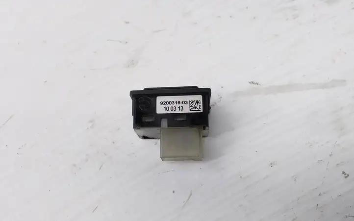 BMW 3 F30 F35 F31 (2012 - 2018) 9200316 Кнопка закрытия крышки багажника — фото 3