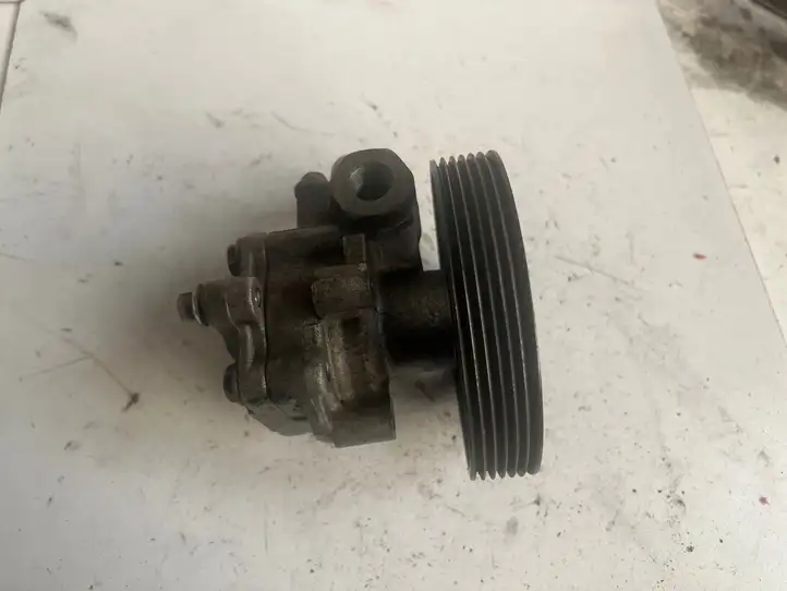 Ford Fusion (2006 - 2012)  2S6C3A696DD Насос усилителя руля (гур)