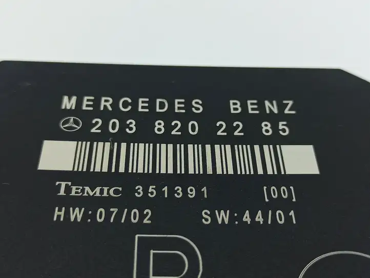 Mercedes-Benz C W203 (2000 - 2007) 2038202285 Блок управления дверью — фото 3