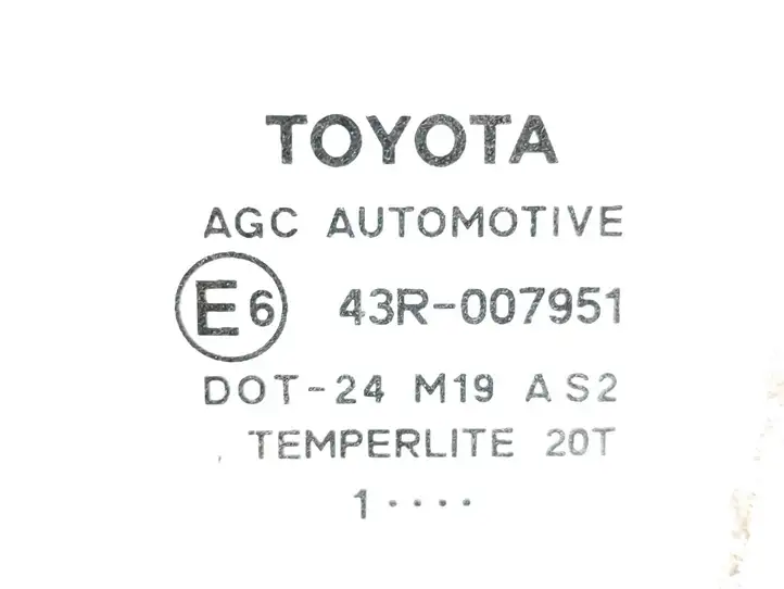 Toyota Auris 150 (2006 - 2012) 43R007951 Стекло передней двери — фото 2
