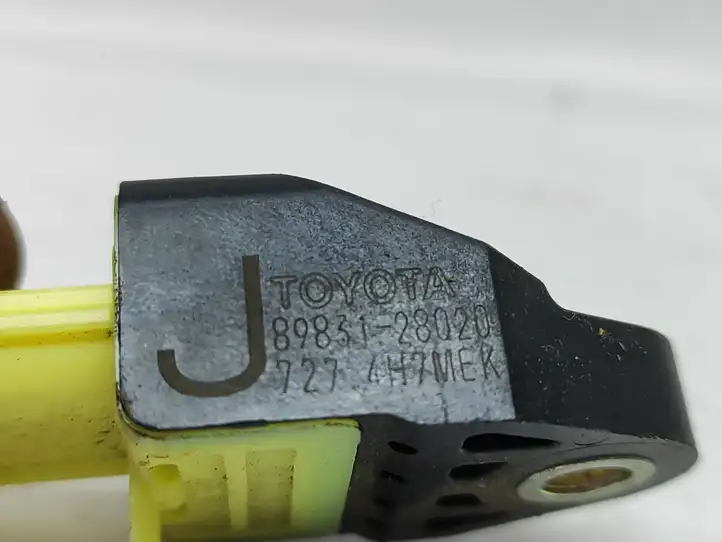 Toyota Auris 150 (2006 - 2012) 8983128020 Датчик удара SRS — фото 3