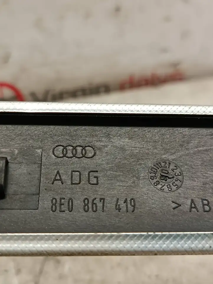 Audi A4 S4 B7 8E 8H (2004 - 2009) 8E0867419 Прочие детали салона — фото 3