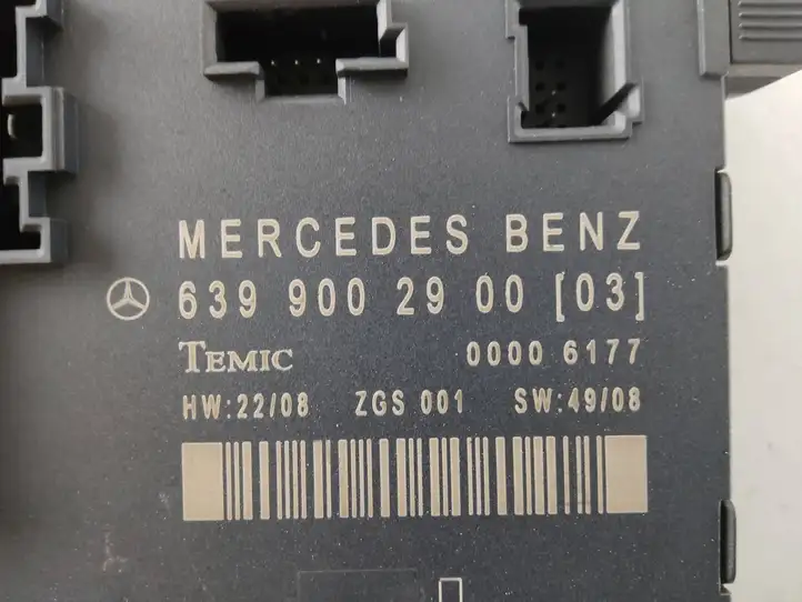 Mercedes-Benz Vito Viano W639 (2010 - 2015) 6399002900 Блок управления дверью — фото 3