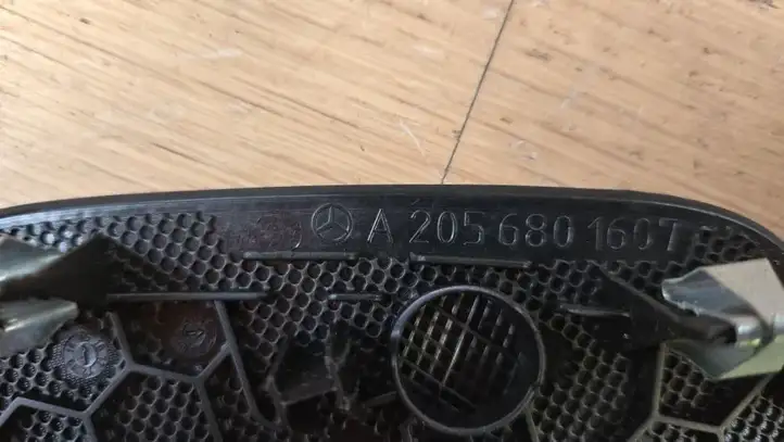 Mercedes-Benz C W205 (2014 - 2021) A2056801607 Решетка сабвуфера — фото 2