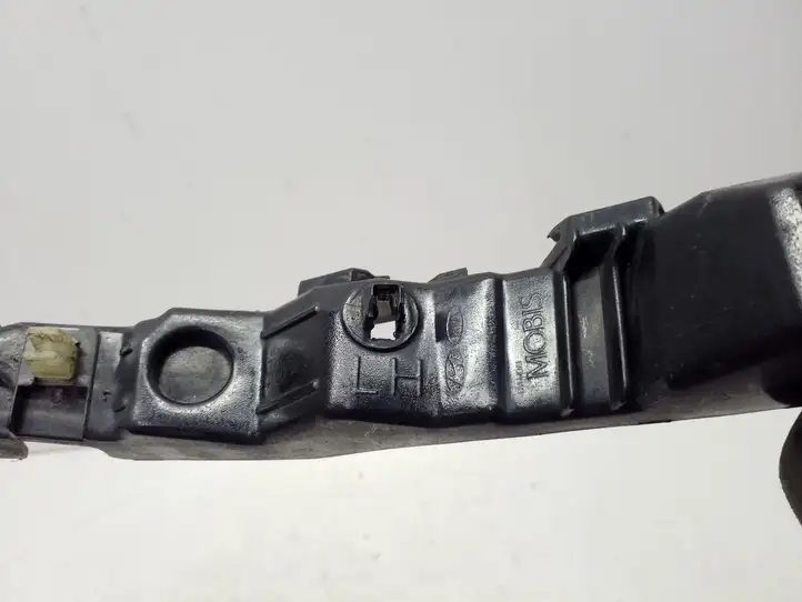      Передний держатель бампера