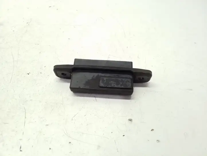 Toyota Avensis T270 (2009 - 2012) 0505B07 Кнопка закрытия крышки багажника — фото 1