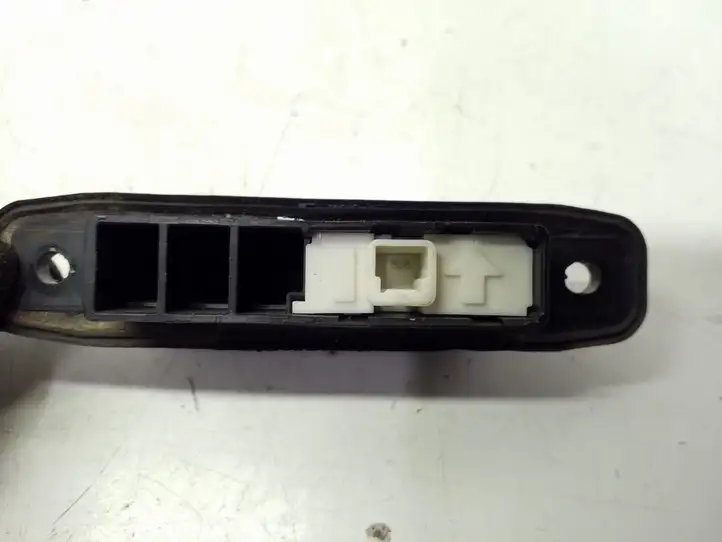 Toyota Avensis T270 (2009 - 2012) 0505B07 Кнопка закрытия крышки багажника — фото 4
