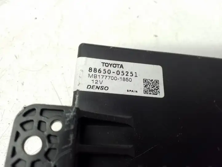 Toyota Avensis T270 (2009 - 2012) 8865005251 Модуль управления кондиционером — фото 4