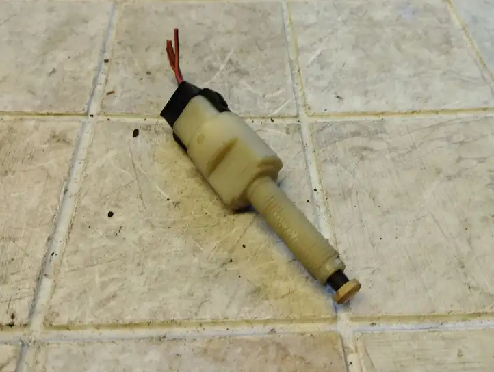 Audi A6 S6 C5 4B (1997 - 2001) 4A0945515A Датчик педали тормоза — фото 3