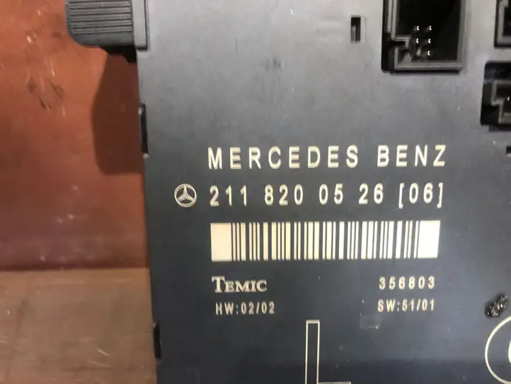 Mercedes-Benz E W211 (2002 - 2009) 2118200526 Блок управления дверью — фото 3