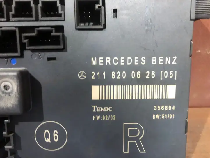 Mercedes-Benz E W211 (2002 - 2009) 2118200626 Блок управления дверью — фото 2