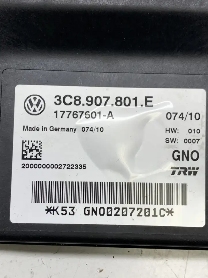 Volkswagen PASSAT B6 (2005 - 2010) 3C8907801E Блок управления стояночным тормозом — фото 3
