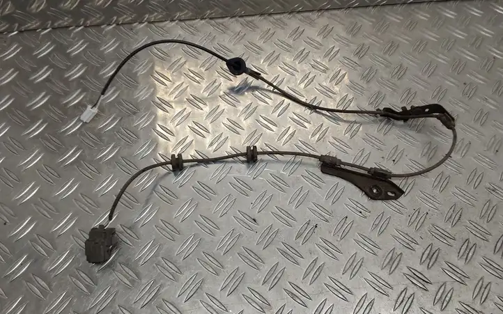 Toyota Prius+ (ZVW40) (2011 - 2018) Проводка заднего датчика ABS — фото 3