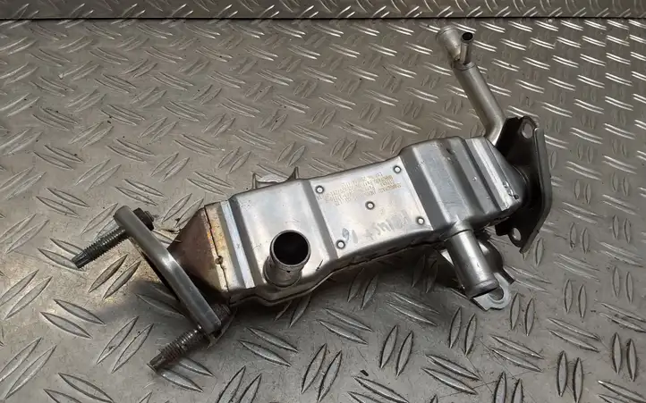 Toyota Prius+ (ZVW40) (2011 - 2018) 2560137010 Охладитель клапана EGR — фото 3