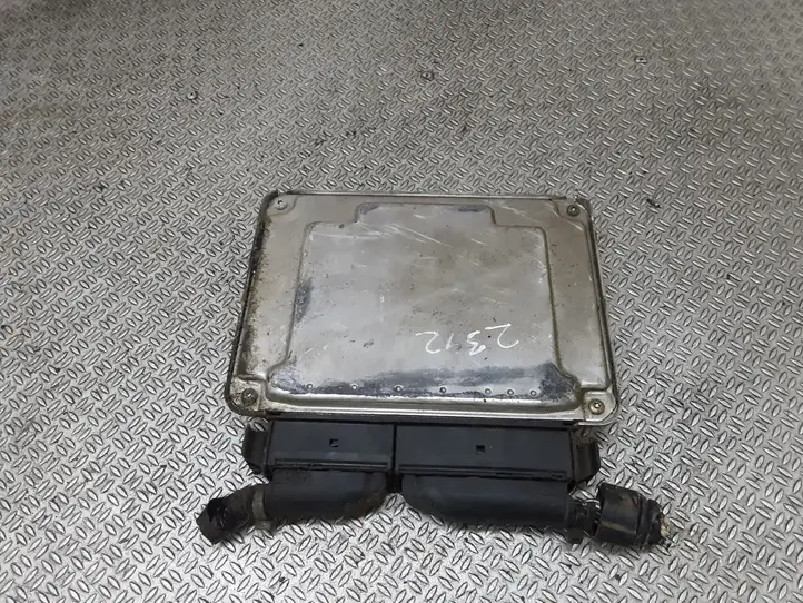 Ford Galaxy (2000 - 2006)  038906019LR Блок управления двигателя