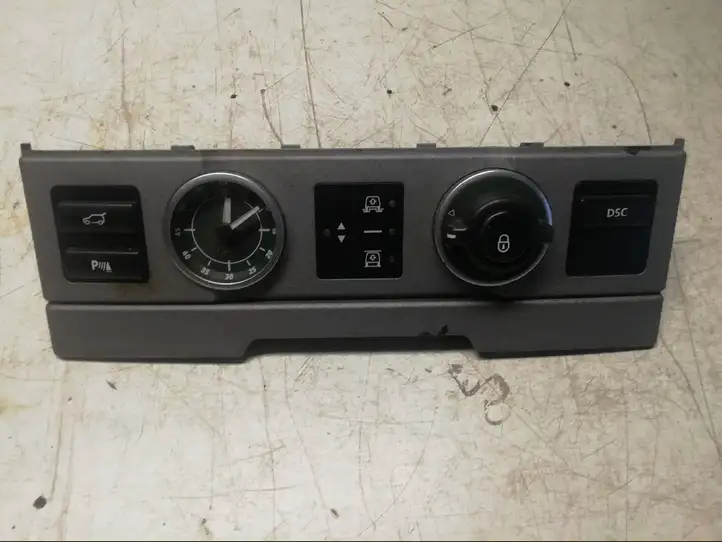 Land Rover Range Rover L322 (2005 - 2009) YUL500710PUY Блок кнопок на панели — фото 3
