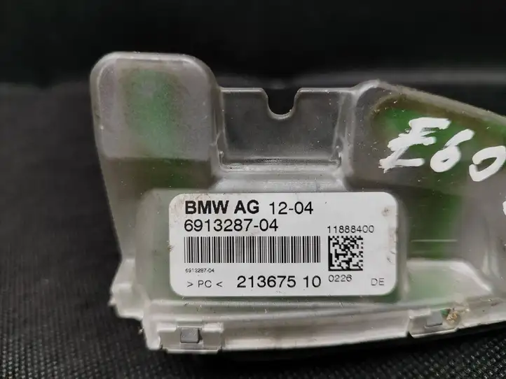 BMW 5 E60 E61 (2004 - 2010) 21367510 Усилитель антенны — фото 4