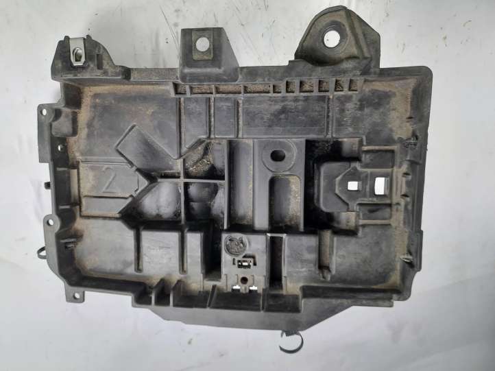 68186053AG Jeep Cherokee Akumuliatoriaus tvirtinimo padas