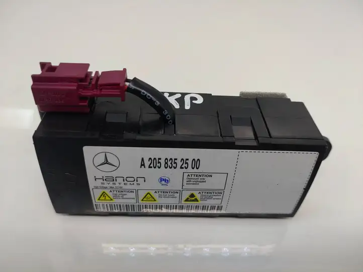 Mercedes-Benz EQC (2018 - ) A2058352500 Датчик качества воздуха — фото 1
