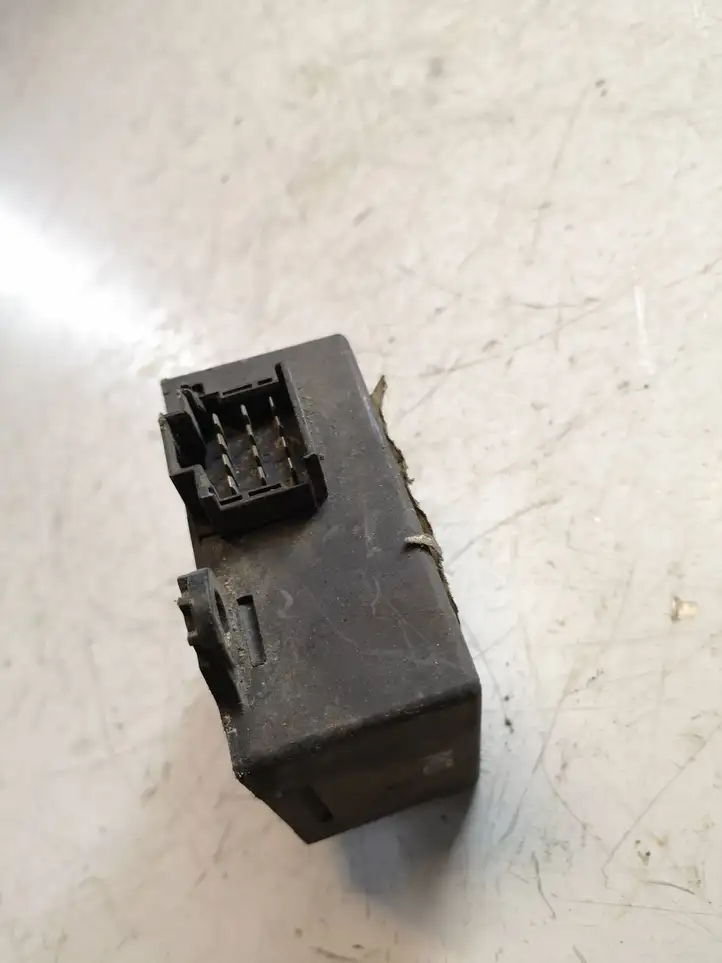 Mercedes-Benz Sprinter W901 W902 W903 W904 (1995 - 2007) 0265451832 Блок иммобилайзера — фото 1