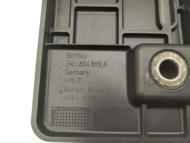 Bentley Continental (2003 - 2017) 3W0804869A Площадка аккумулятора — фото 3