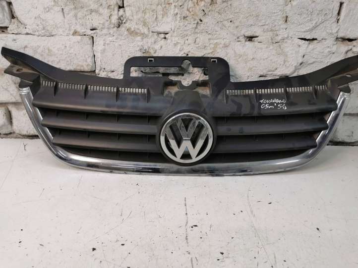 1T0853653 Volkswagen Touran I Grotelės priekinės